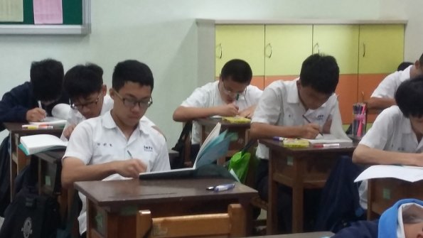 學生不吝於分享自己的作品