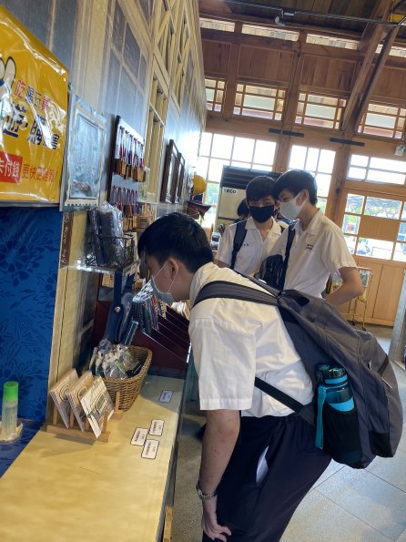 F2306C72-EB0D-422C-B731-74A70D32C4F3
