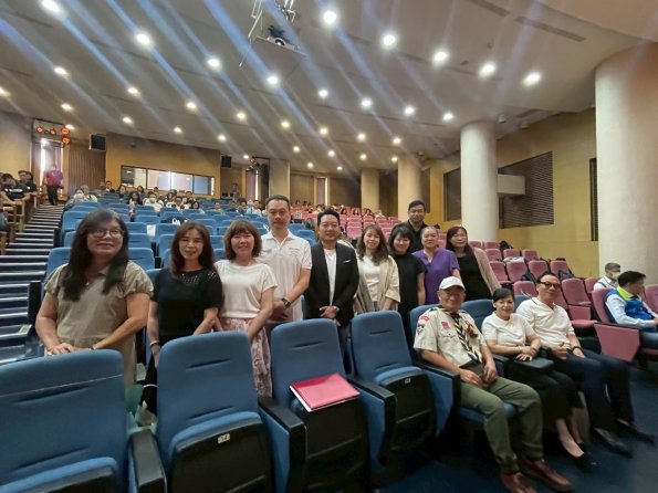 LINE_ALBUM_20250606國高中畢業典禮_250731_11