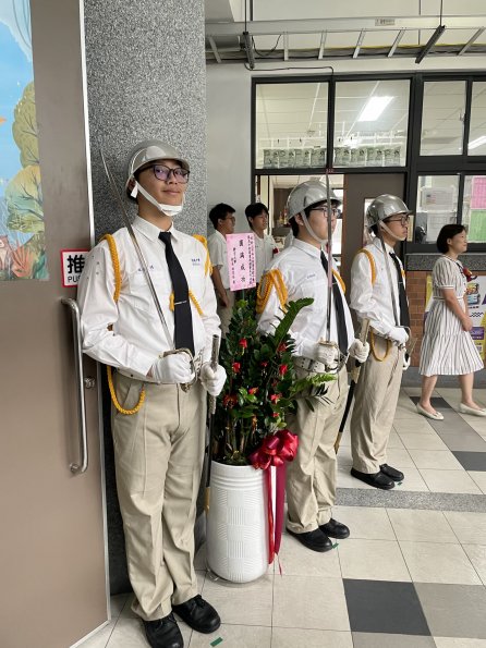 LINE_ALBUM_20250606國高中畢業典禮_250731_16