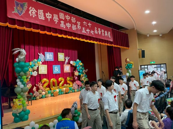 LINE_ALBUM_20250606國高中畢業典禮_250731_23