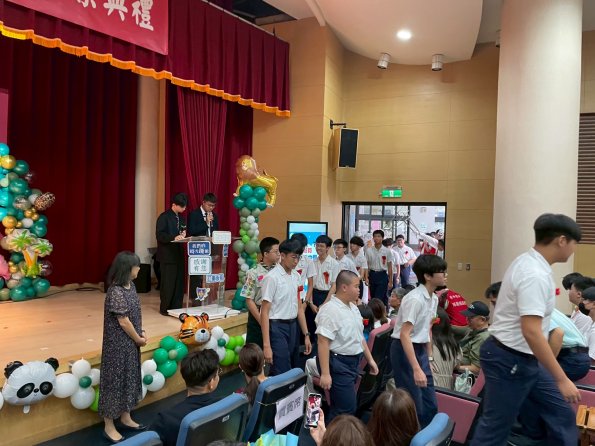 LINE_ALBUM_20250606國高中畢業典禮_250731_27