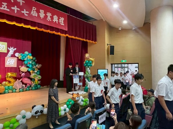 LINE_ALBUM_20250606國高中畢業典禮_250731_30