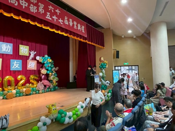 LINE_ALBUM_20250606國高中畢業典禮_250731_32