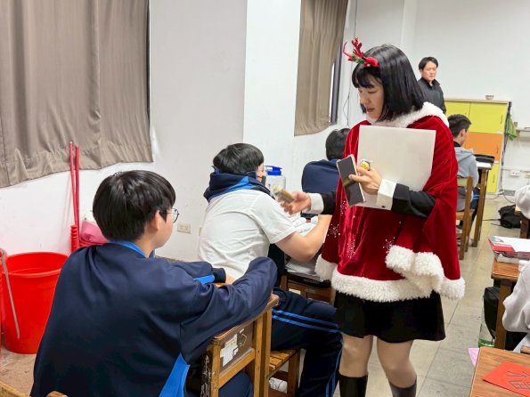 LINE_ALBUM_2025聖誕快樂_260121_12
