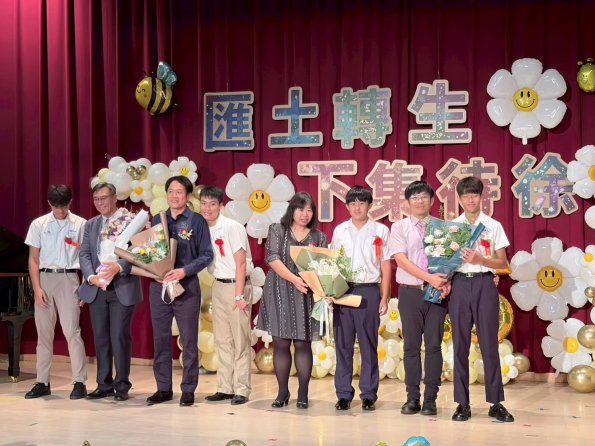 LINE_ALBUM_20260605高國中畢業典禮_260806_13